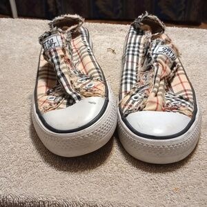 Gotta Flurt Plaid Athletic Shoes - Black, White, Tan Size 9